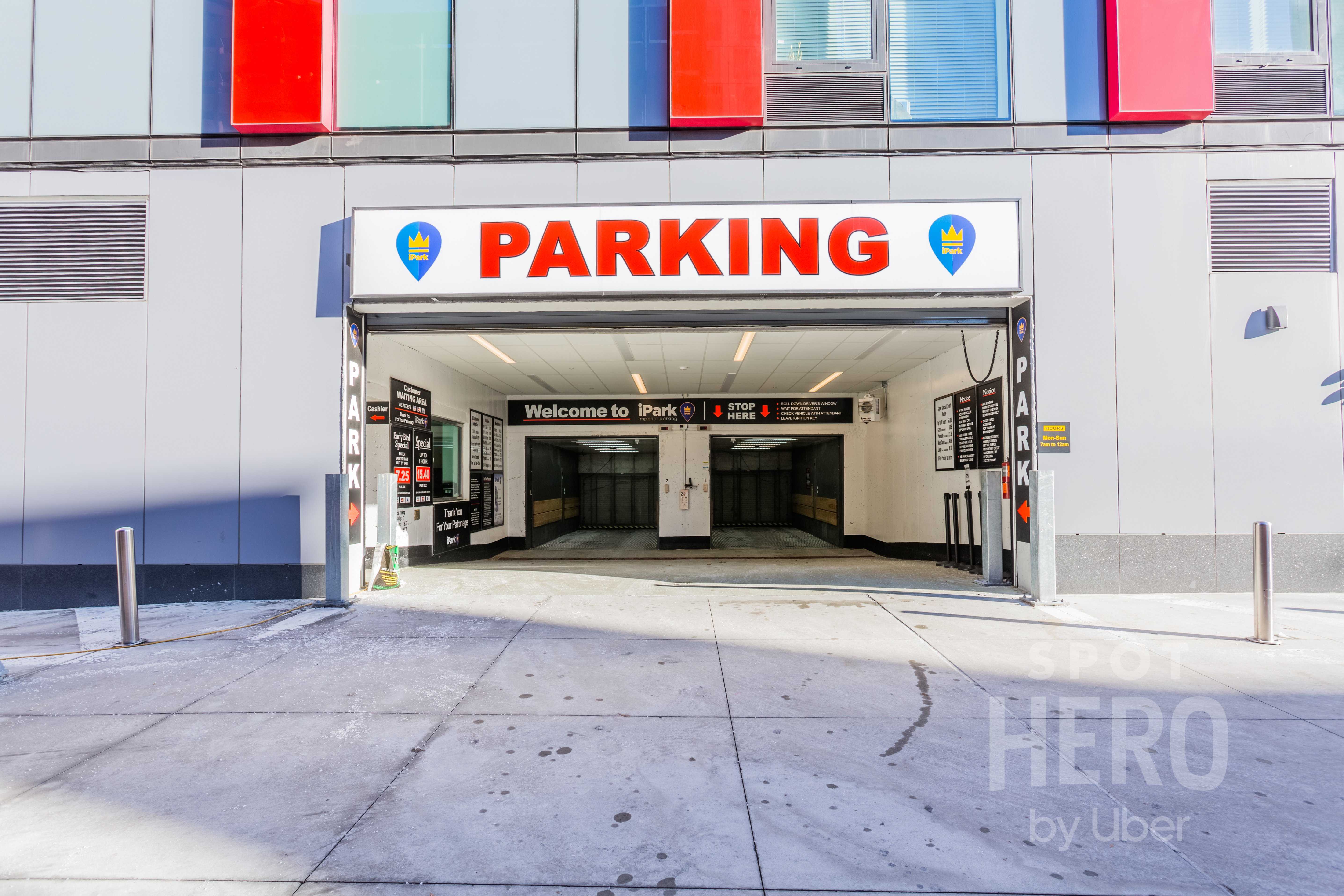 475 Dean Street, Parking