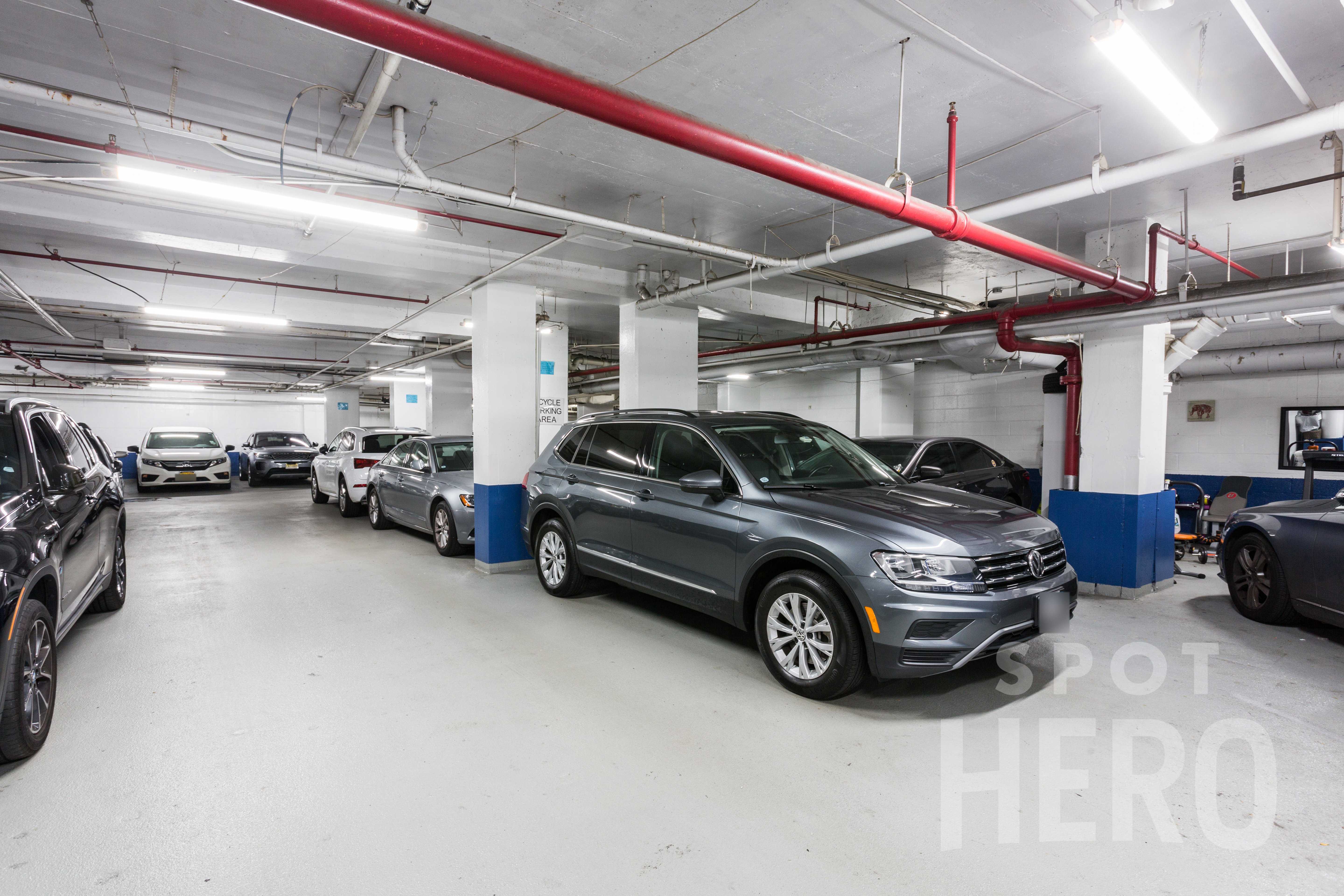 230 Lexington Avenue Parking
