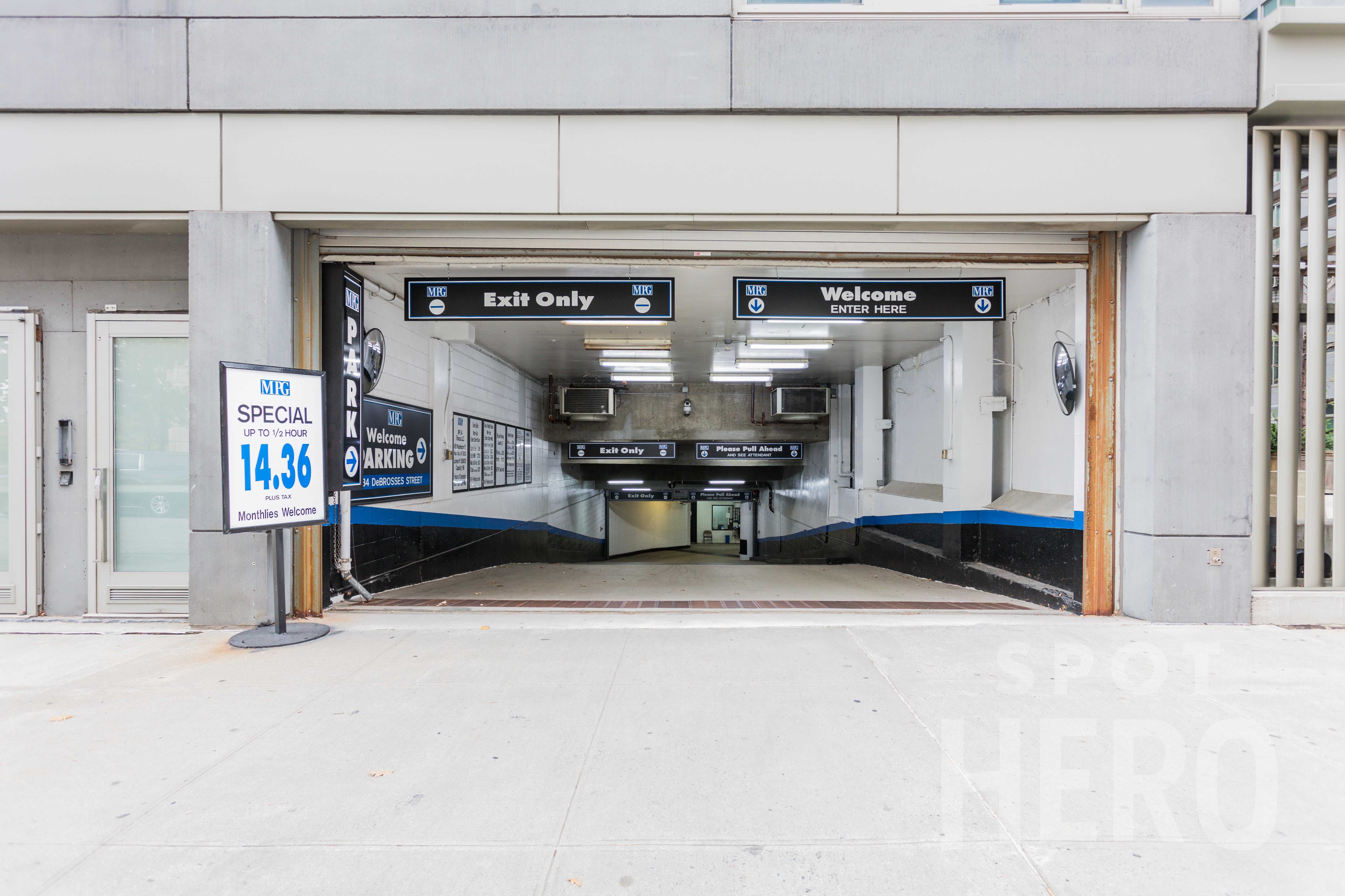 450 Washington Street Parking
