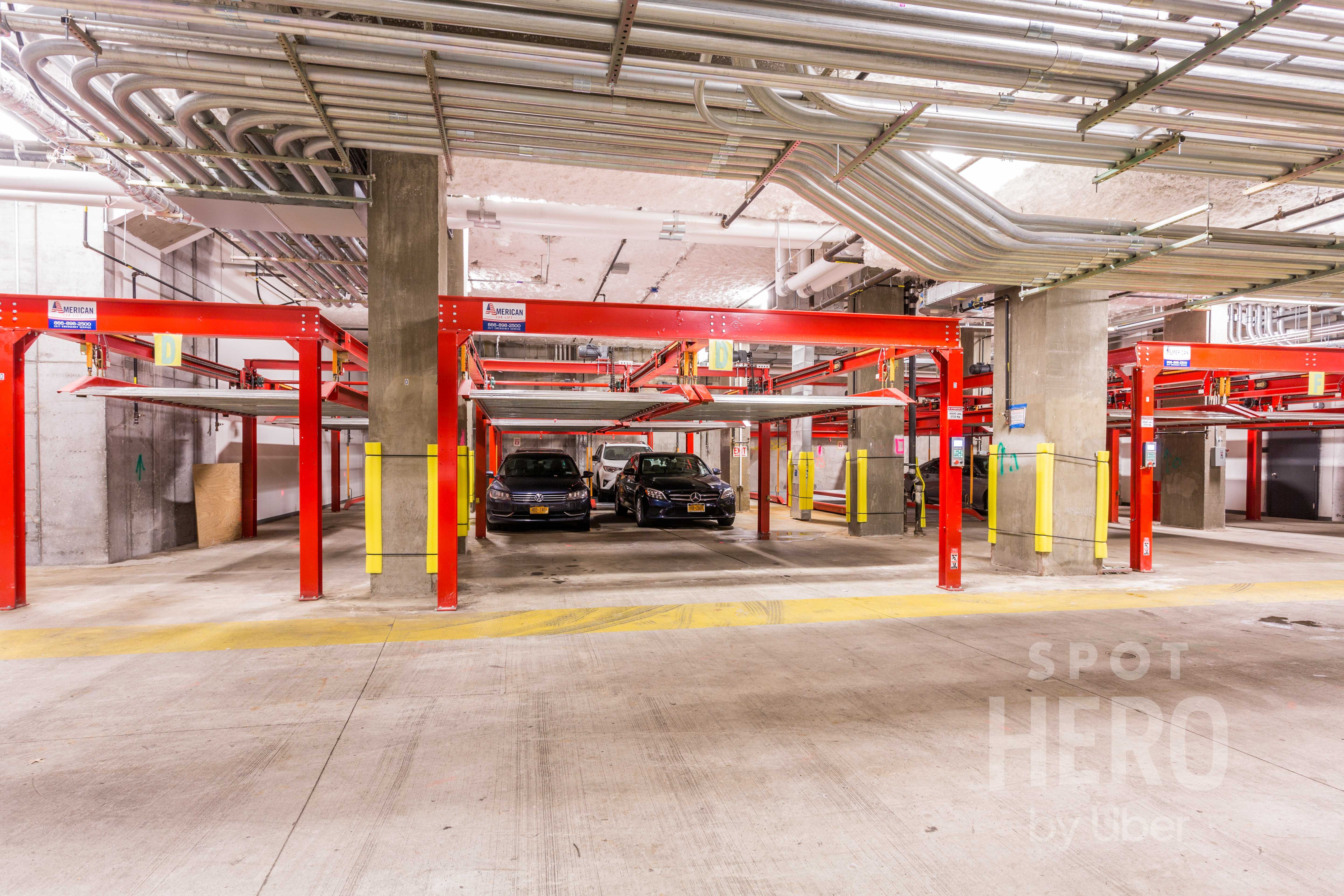 475 Dean Street, Parking