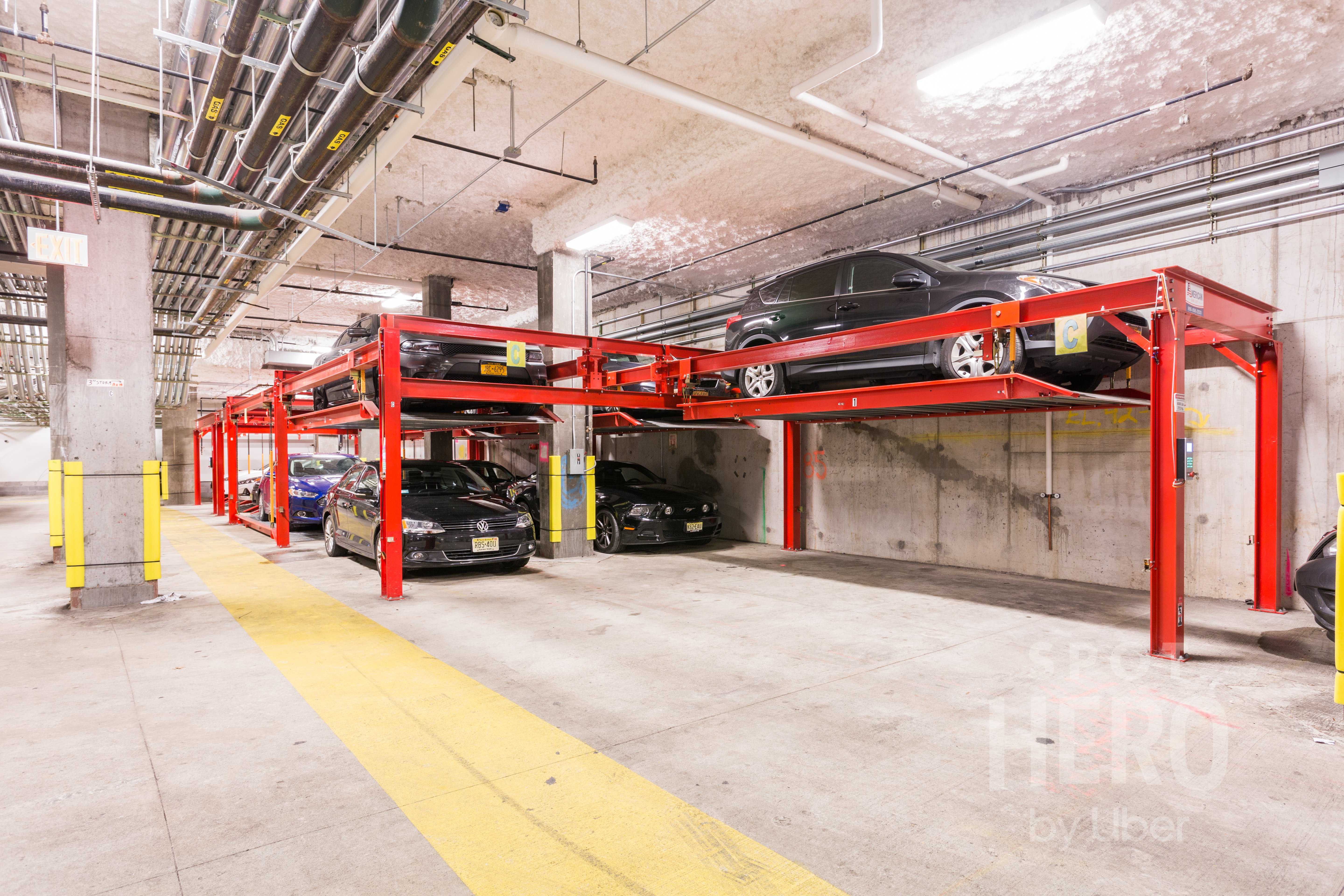 475 Dean Street, Parking