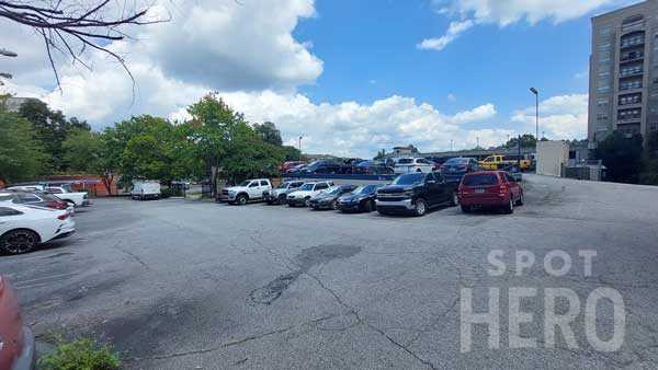 121 Linden Avenue Northeast Parking