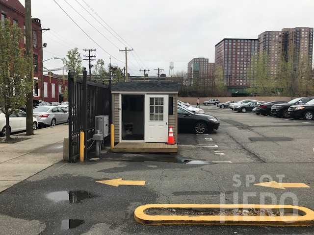 50 Harrison Street Parking