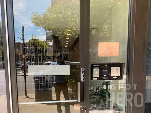 3130 North Sheffield Avenue Parking