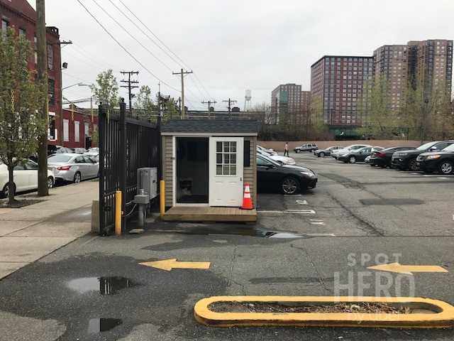 50 Harrison Street Parking