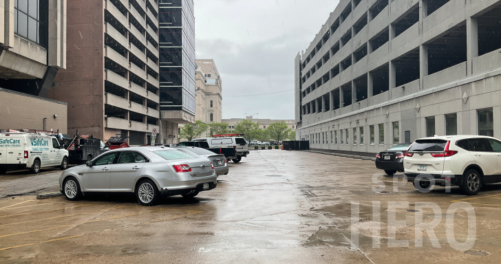 Indiana State Capitol Tour Office Parking - Find Parking near Indiana State  Capitol Tour Office