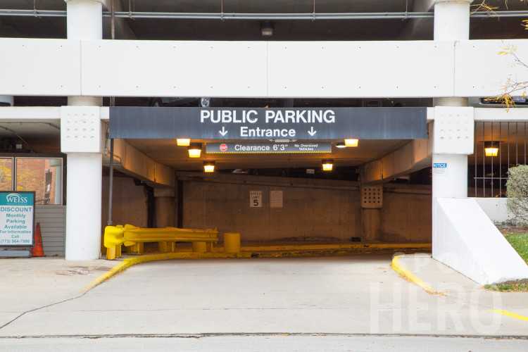 4650 North Clarendon Avenue Parking