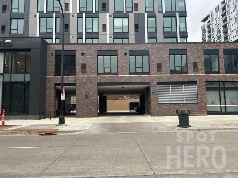 615 South 8th Street Parking
