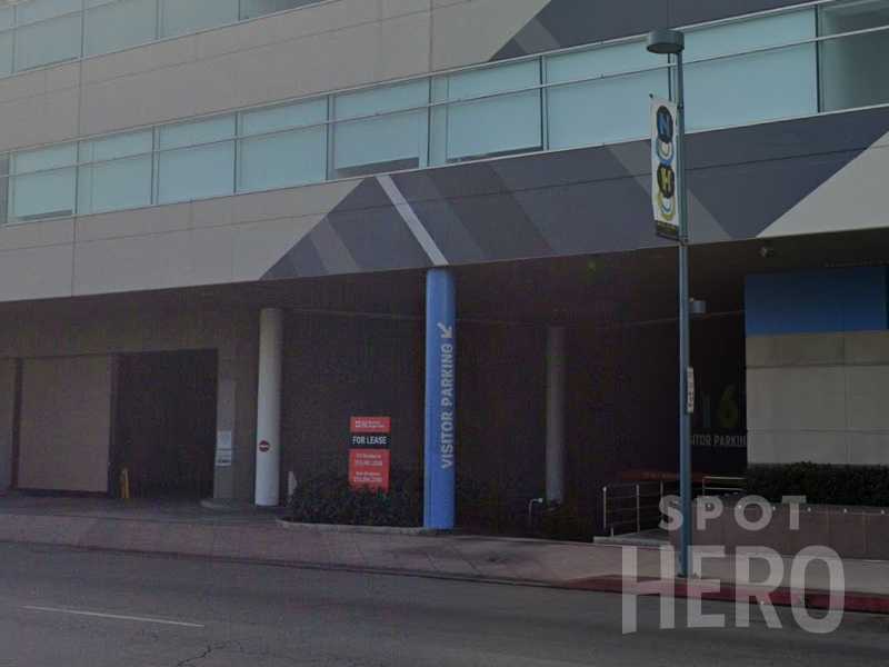 5161 Lankershim Boulevard Parking