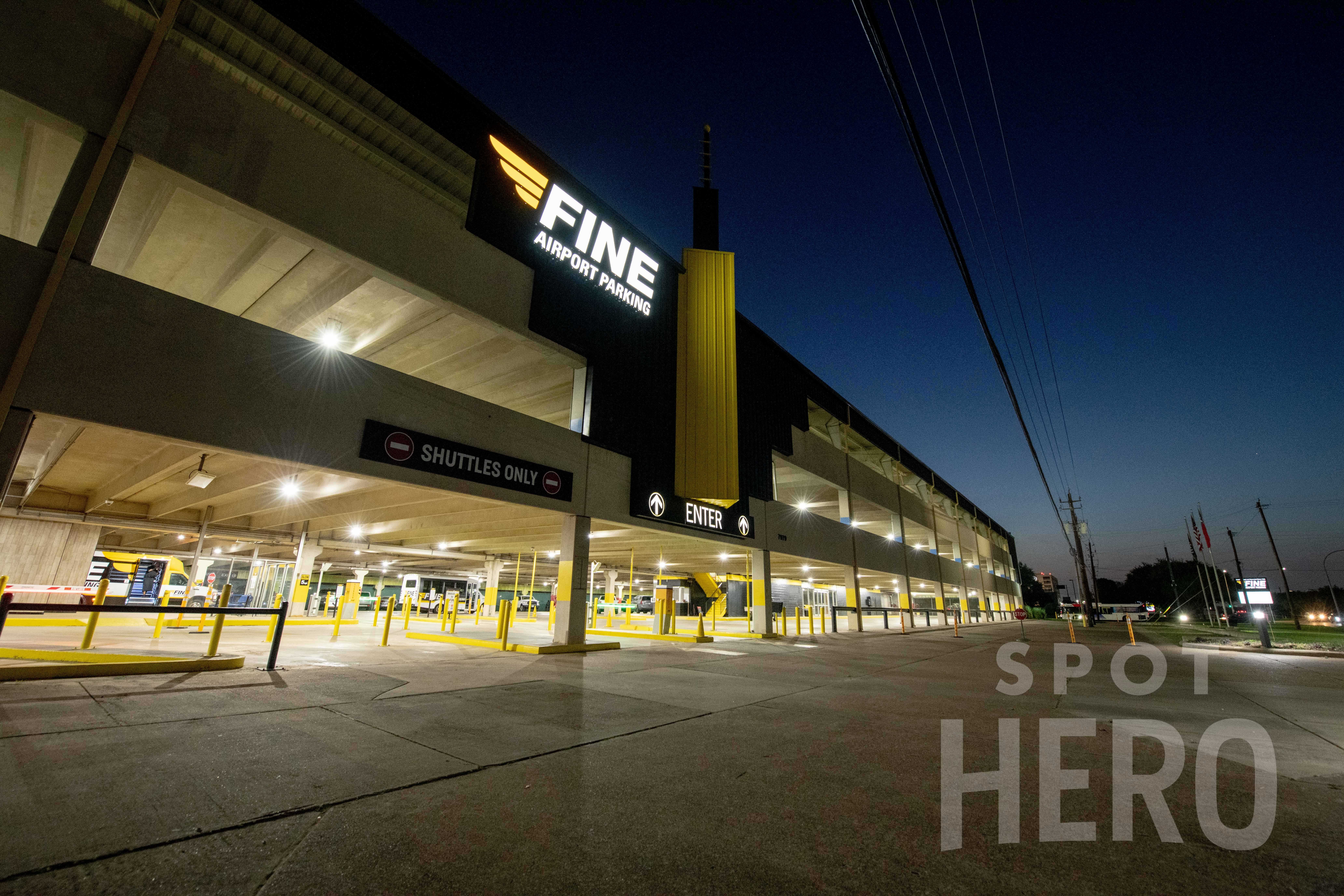 7979 Airport Boulevard Parking