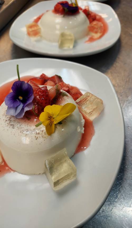 slideshow photo number 3