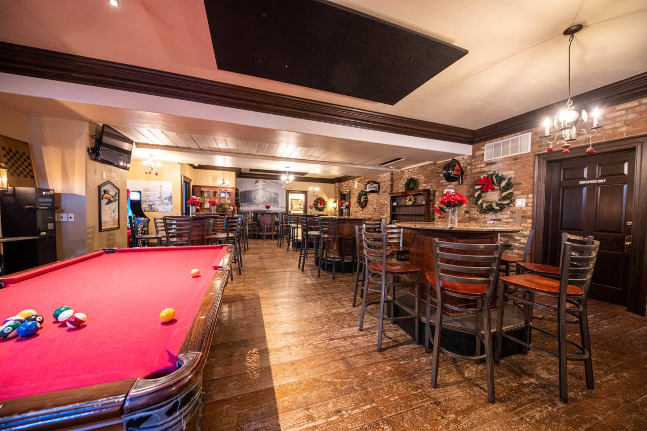 Revere's Wells Street Tavern Delafield, WI