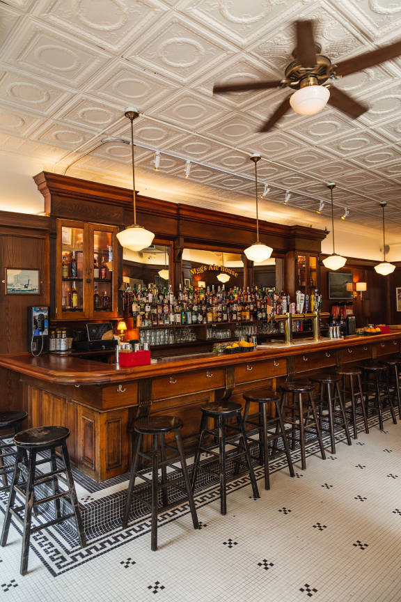 Mugs Ale House Williamsburg, Brooklyn, NY