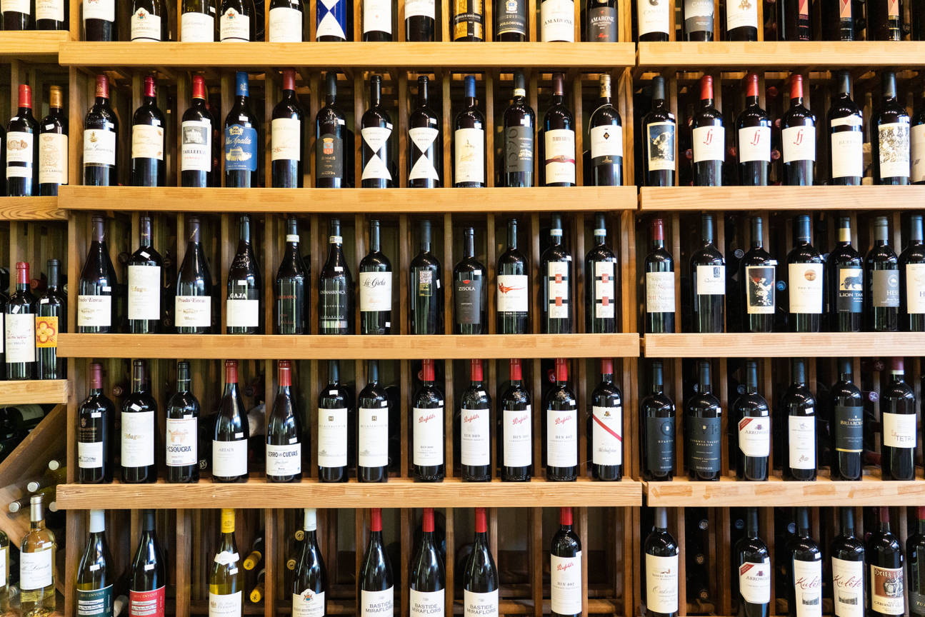 Wine Experience Cafe Southlands Center, AURORA, CO