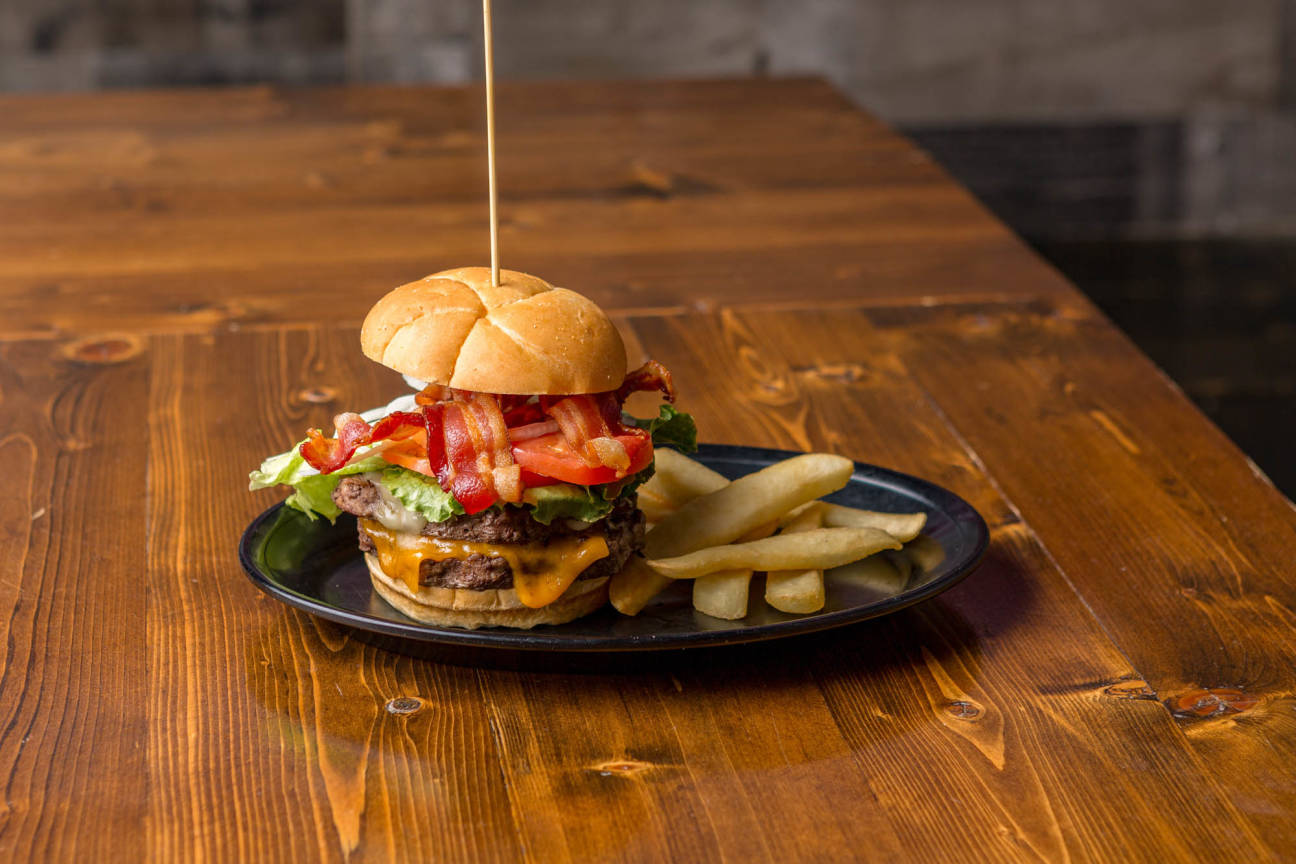 The Ugly Mug Bar & Grill Canal Winchester, OH