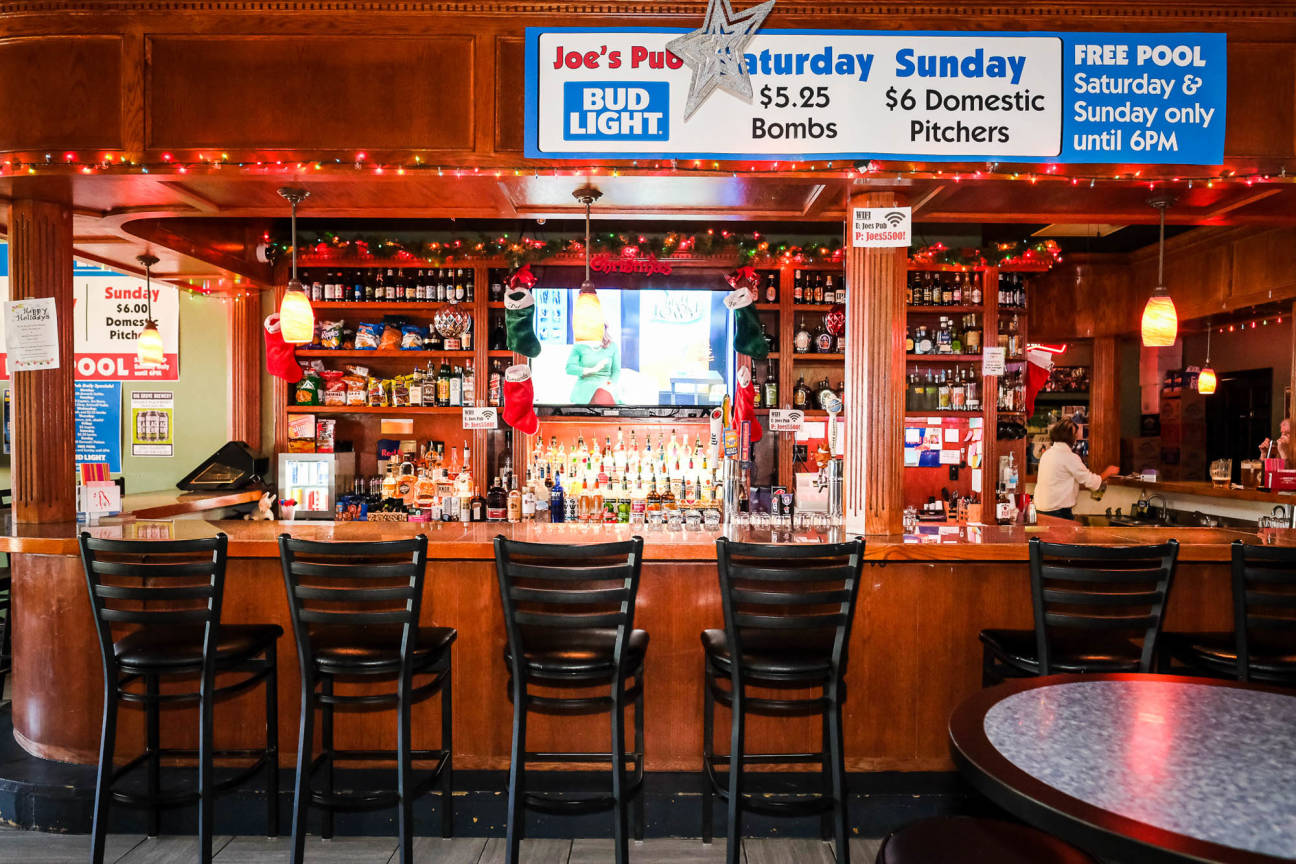 Joe's Pub Johnston, IA