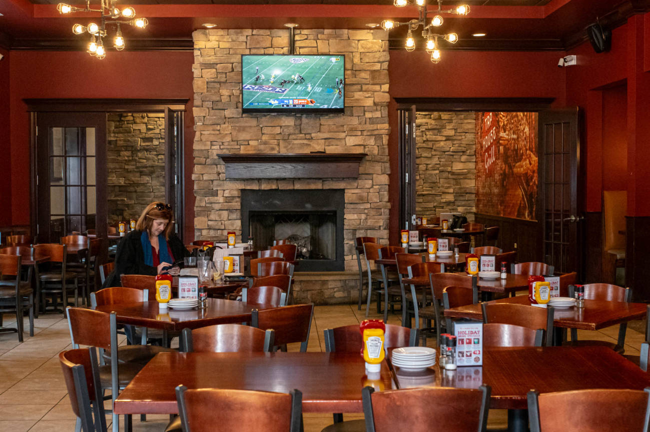 Tap House Grill Oswego Oswego, IL