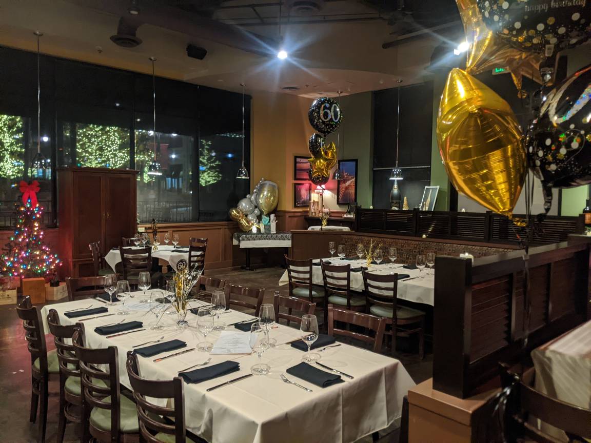 Wine Experience Cafe Southlands Center, AURORA, CO