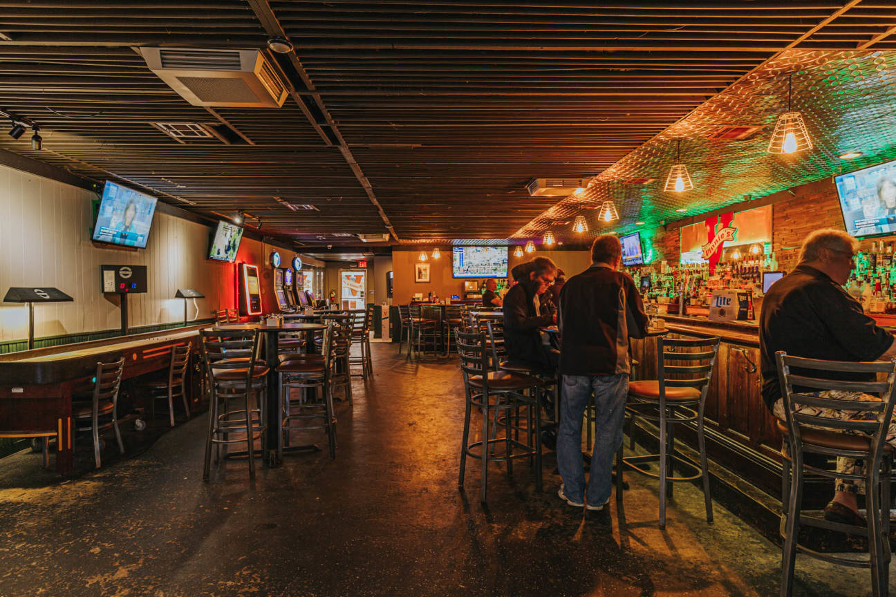 Vinnie #39 s Caddyshack Bar and Grill New Orleans LA