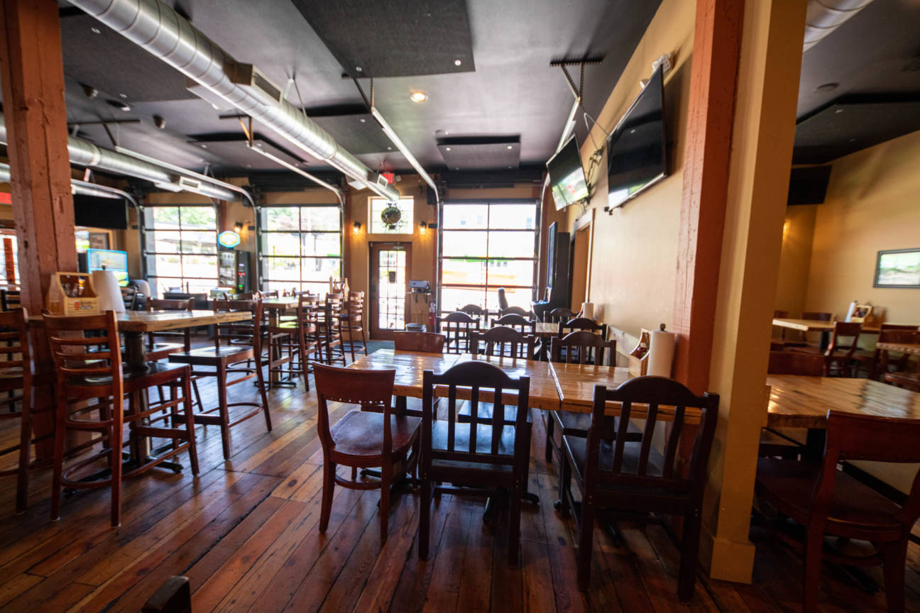 Beer Snobs Ale Eats Downtown Hartland WI