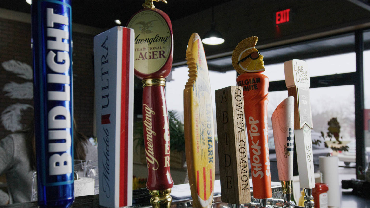 H.J. Wings & Things Senoia Senoia, GA