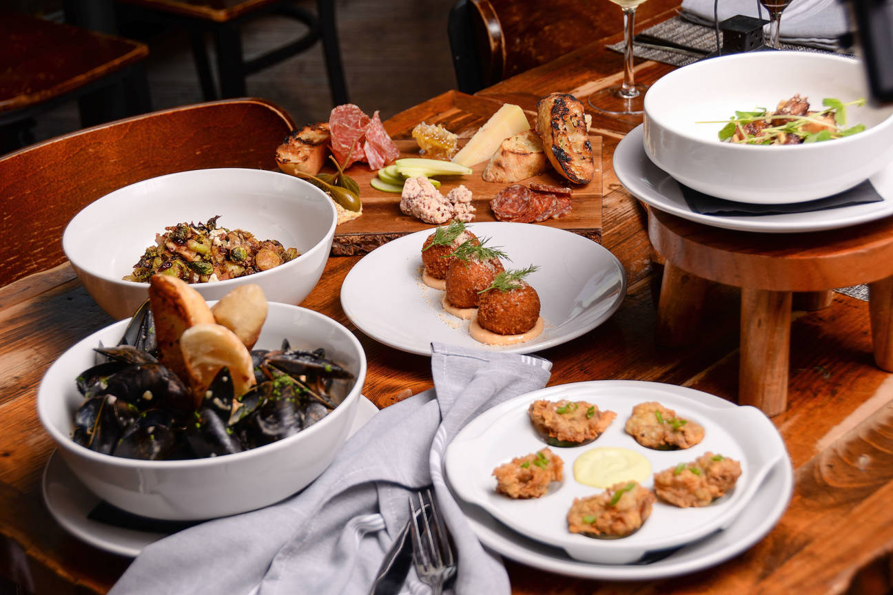 Flatiron Kitchen + Taphouse Downtown Davidson, Davidson, NC