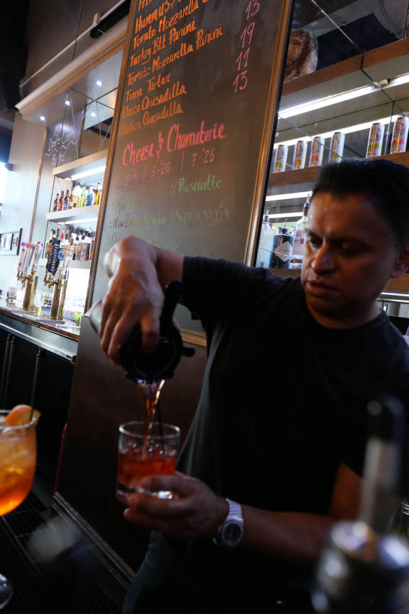 Morty's Wine and Beer Bar Waterline Square, New York, NY