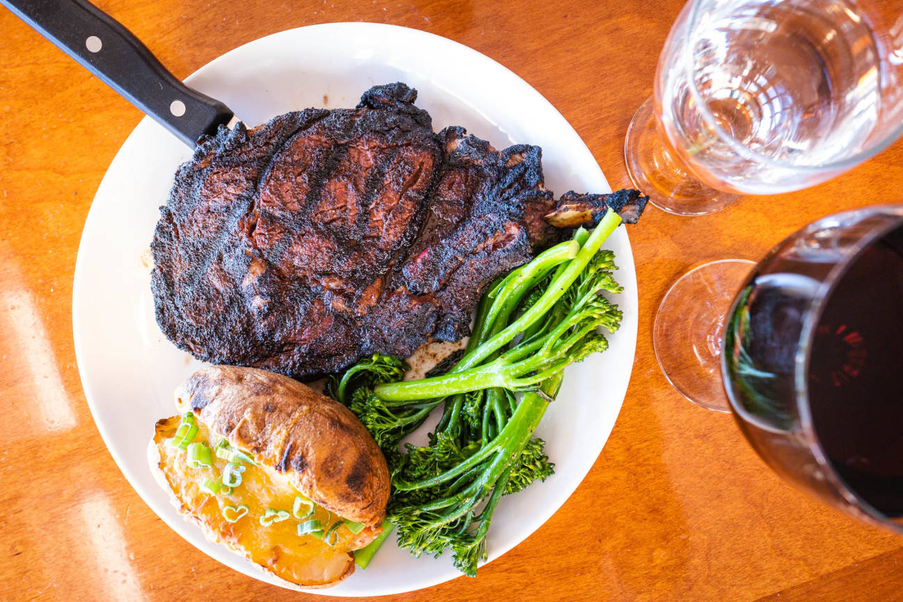 Club Car Restaurant and Lounge Clive, IA