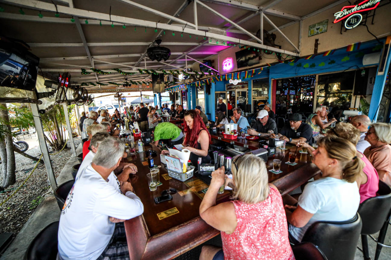 The Dek Bar Cape Coral, FL