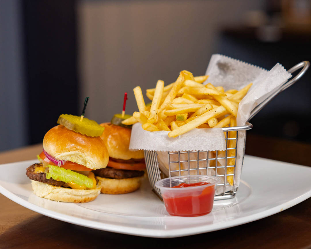 Llewellyn Parq Bar and Grill West Orange, West Orange, NJ