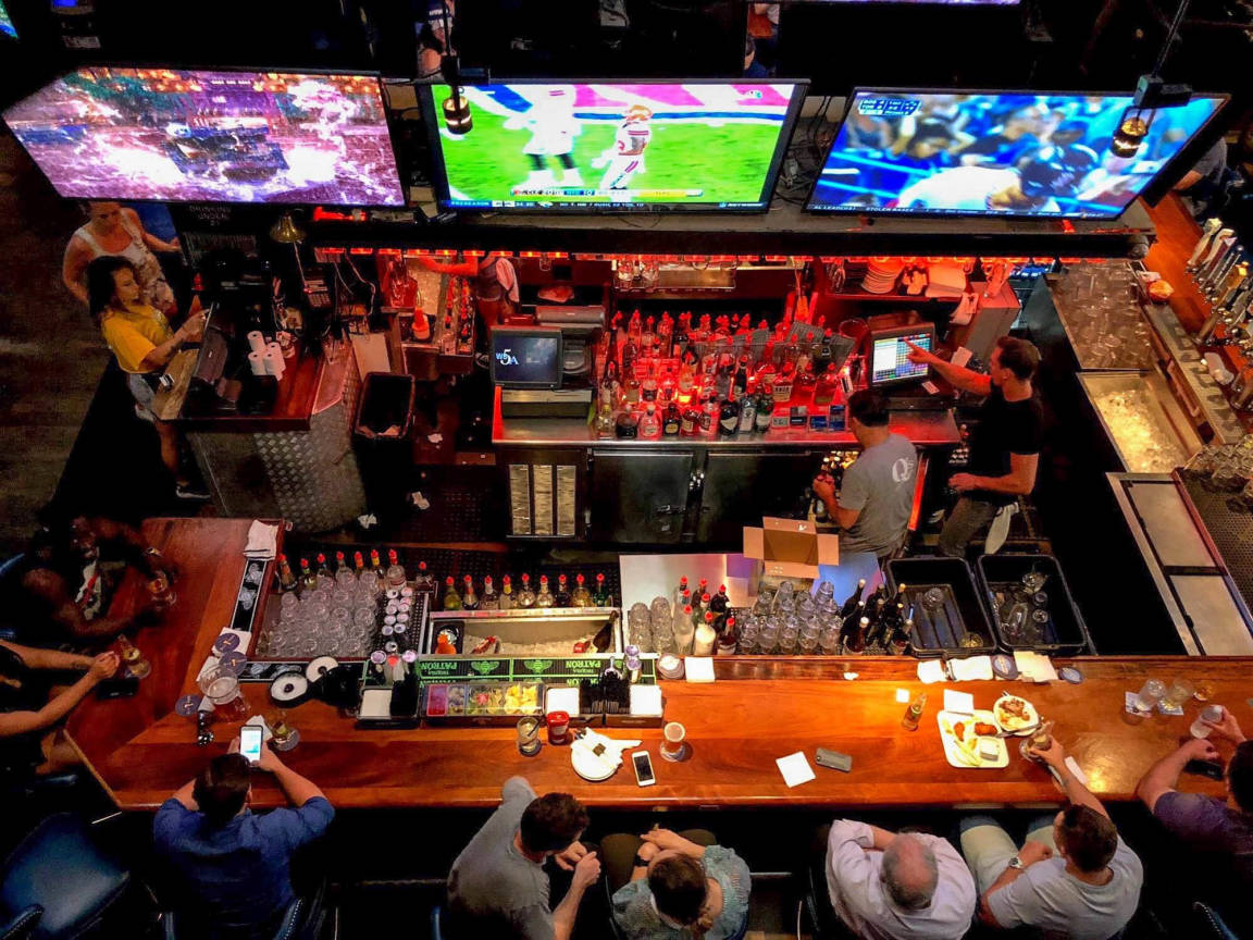 Q's Billiard Club & Restaurant Los Angeles, CA