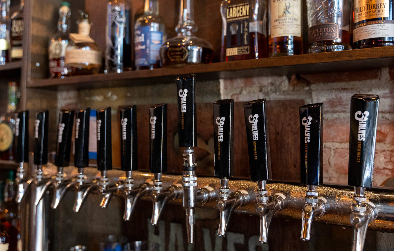 3 Halves Brewing Co - Historic Downtown Liberty, Liberty, MO