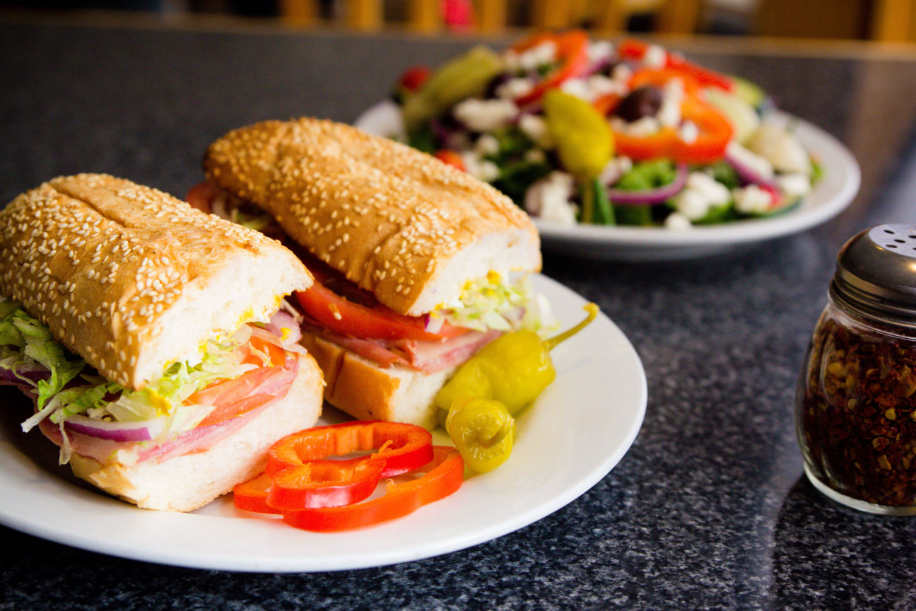 Caps Pizza & Bar Downtown, San Diego, CA