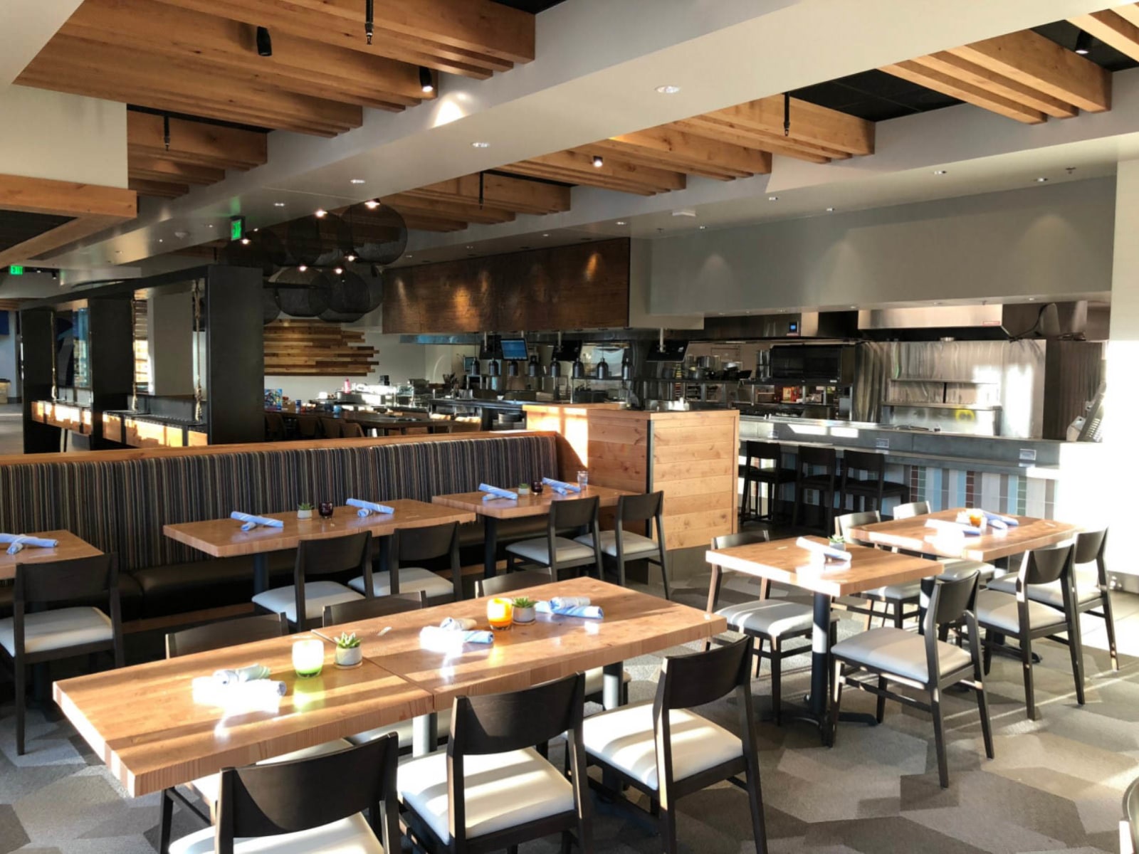 PB&J Restaurants - Overland Park, KS