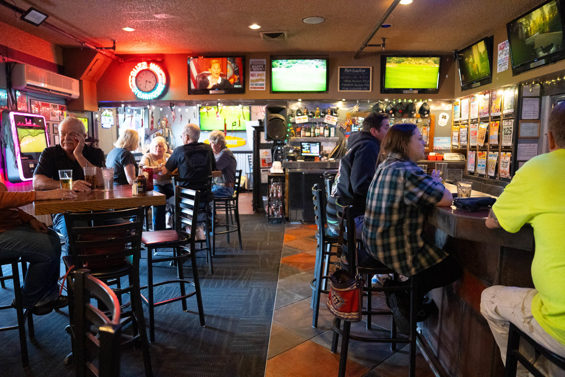 Must-Visit Steakhouse in East Wenatchee | Buzz Inn