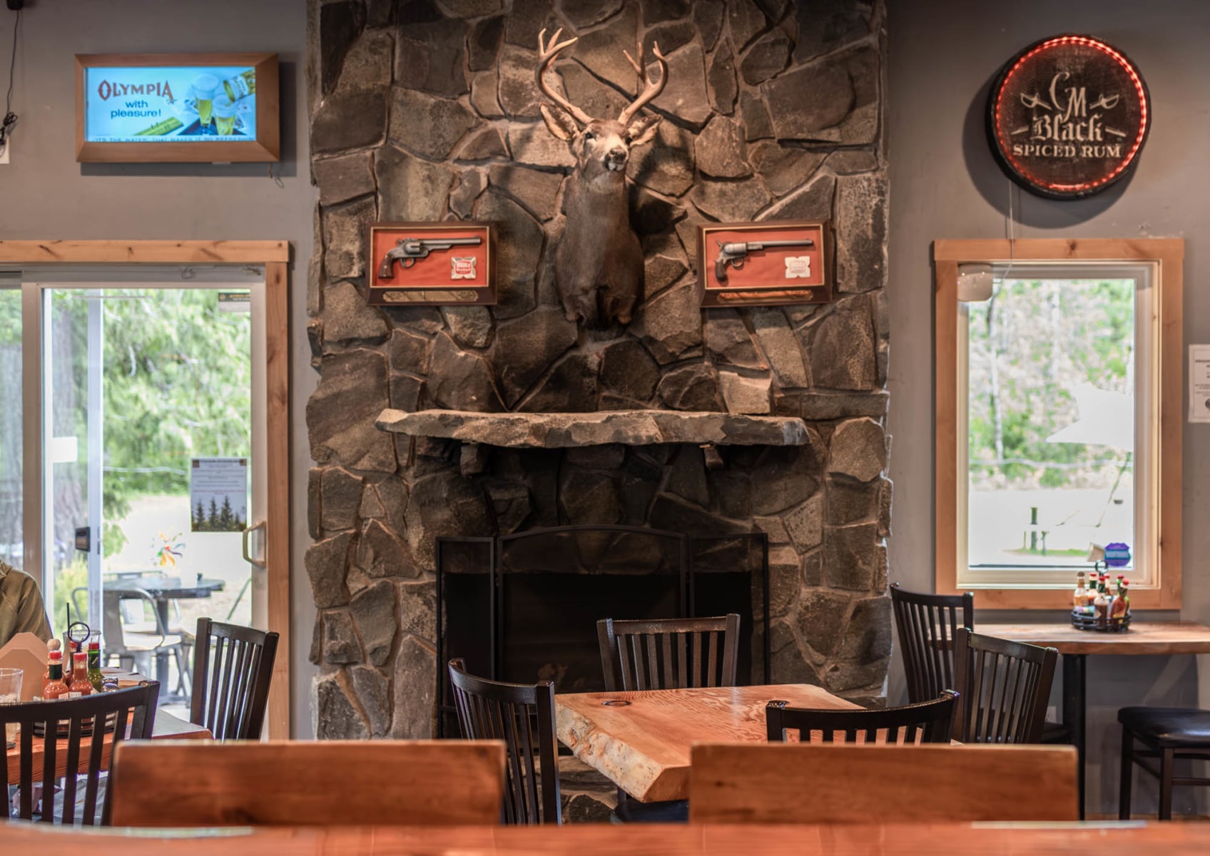 Fir Valley Pour House–Best American Restaurant in Colton