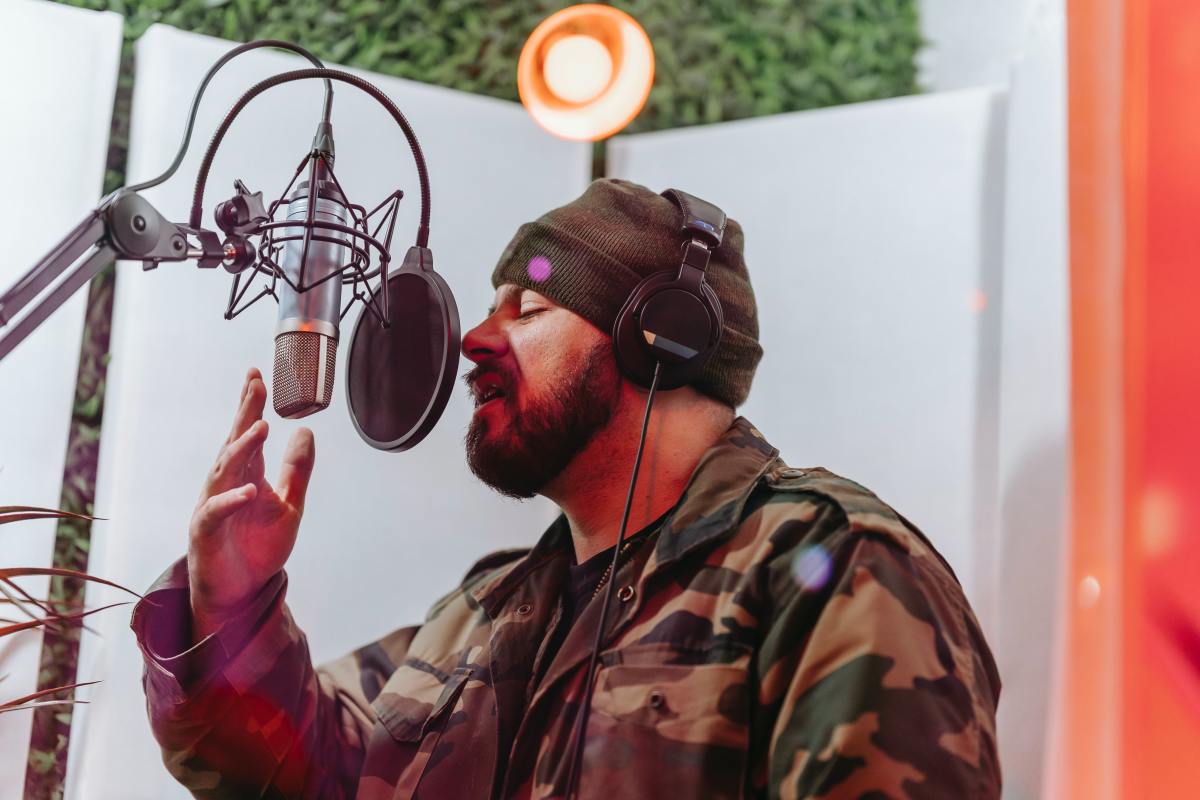 Getting Started in Commercial Voice Over