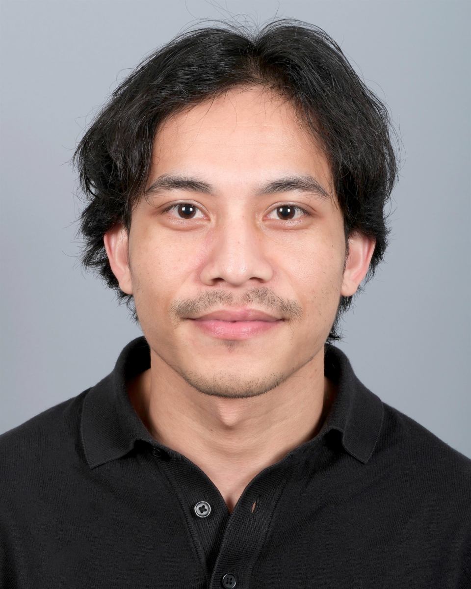 Anand Ray headshot