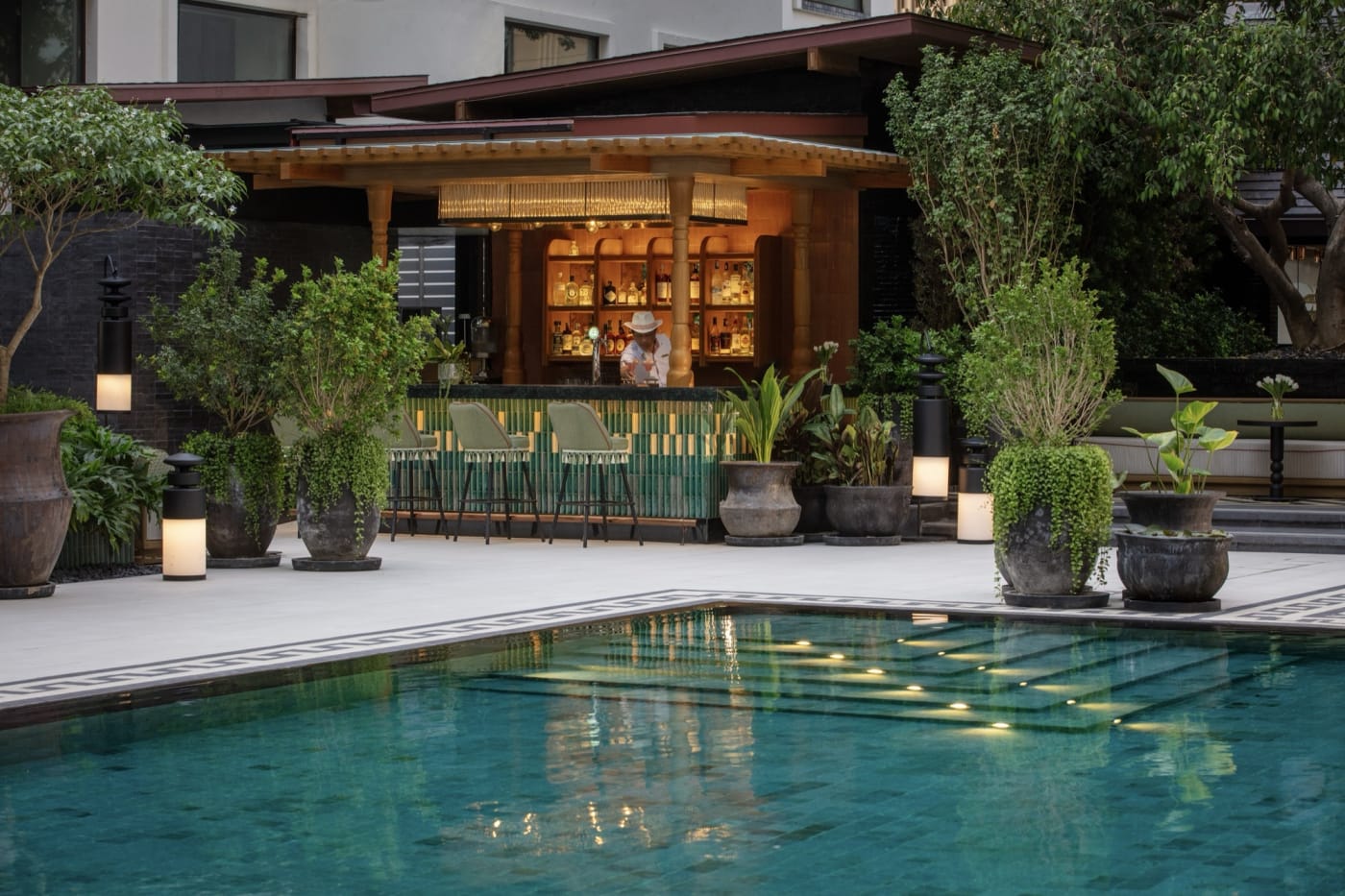 Le bar The Garden Terrace au bord de la piscine