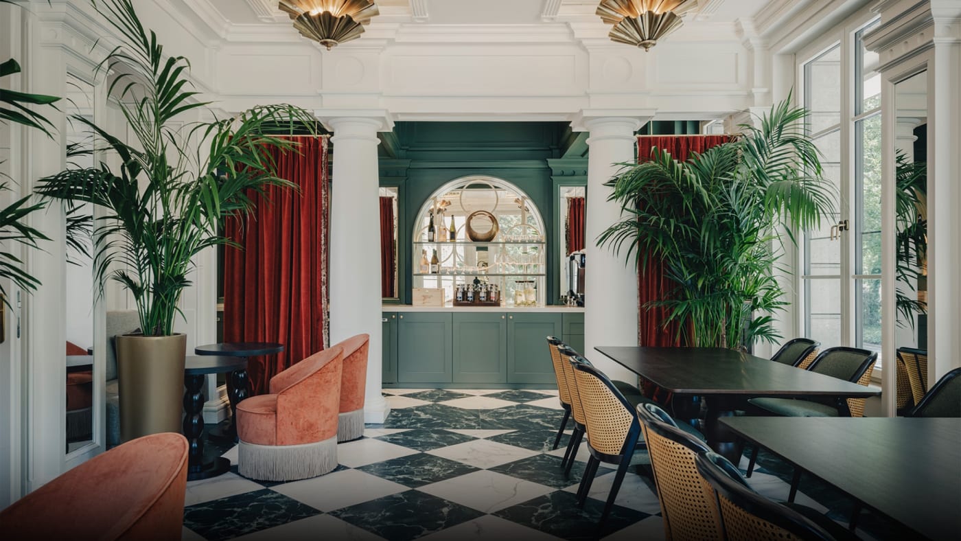 Le Lobby Lounge & Bar du Taj Hessischer Hof, colonnes blanches et damier de marbre