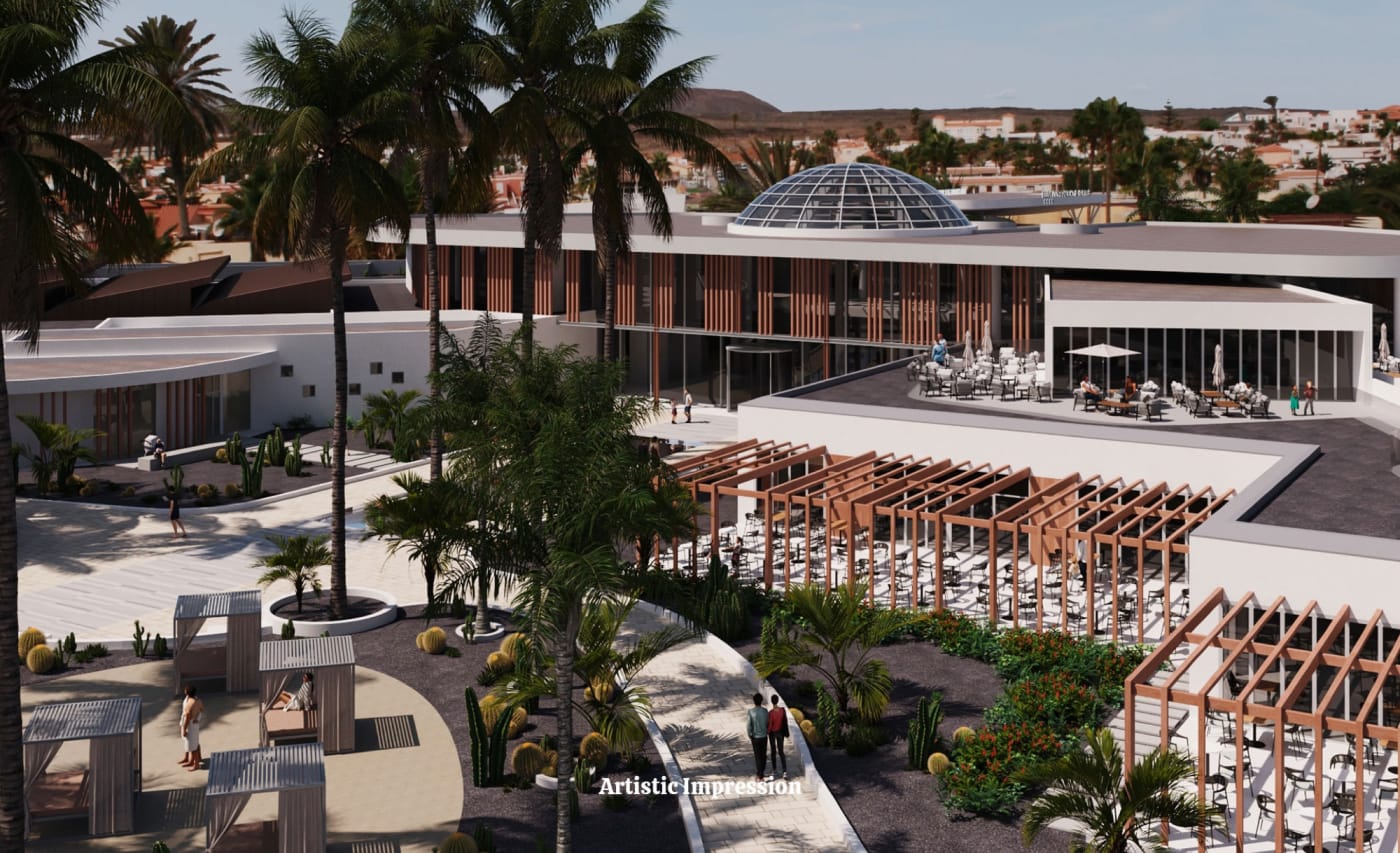 Blick von oben auf den Eingang und die Kuppel des Elba Corralejo Resort & Spa