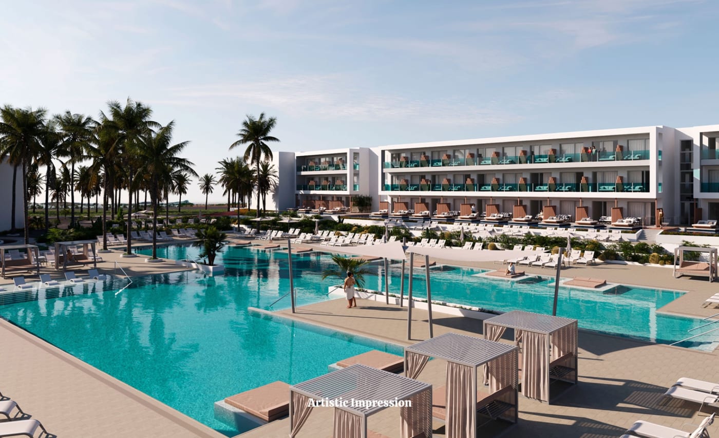 Pool mit Unterwasser-Sonnenliegen und balinesischen Betten im Elba Corralejo