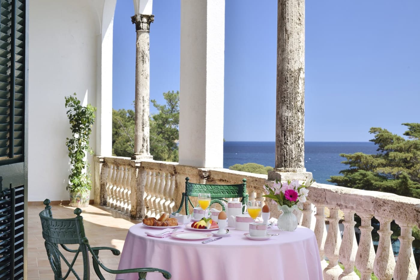 Terraço da Suite Real do Hostal de la Gavina, em S'Agaró, de frente para o Mediterrâneo