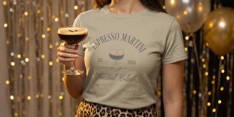 6 Ways to Wear Your Favorite Cocktail on Your T-Shirt for the New Year’s Eve Party 