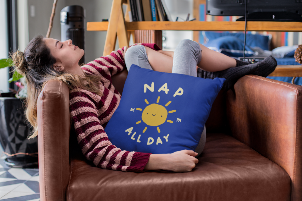 Women who is taking a nap with a personalised pillow