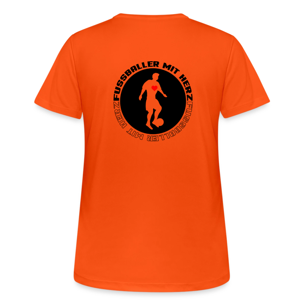 Oranges T-Shirt mit rundem Motiv: Silhouette eines Fußballspielers mit Herz auf der Brust und dem Text „Fußballer mit Herz“.