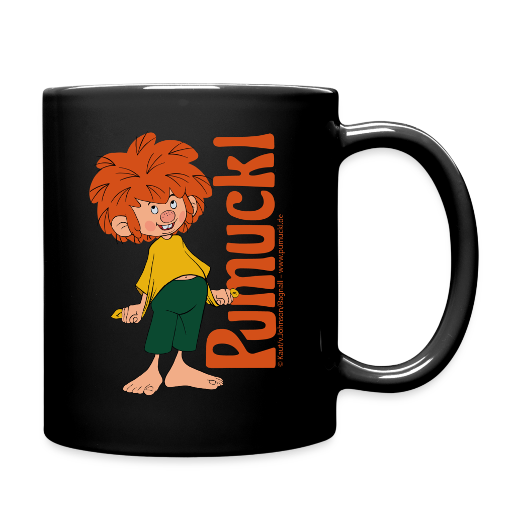 Schwarze Tasse als offizielles Pumuckl Fan-Merch mit Pumuckl-Motiv und vertikalem orangefarbenem „Pumuckl“-Schriftzug.