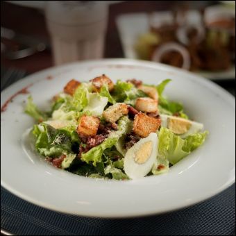 CLASSIC CAESAR SALAD 