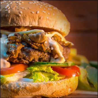 ANGRY ANGUS BEEF BURGER WITH FRIES