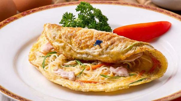 CHICKEN OMELETTE